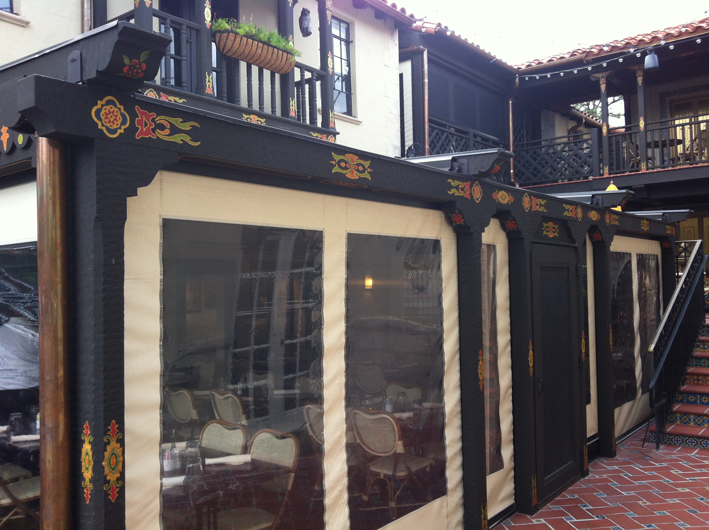 PT-45-Screens-Bistro-31-at-Highland-Park-Village-Dallas,-TX-(3).png